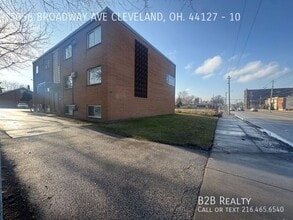Building Photo - 5058 Broadway Ave