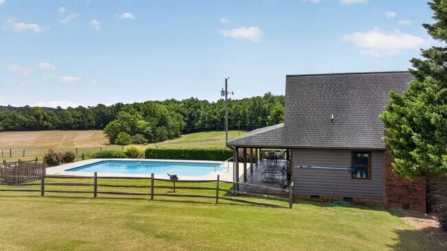 Building Photo - 441 State Rd 1541