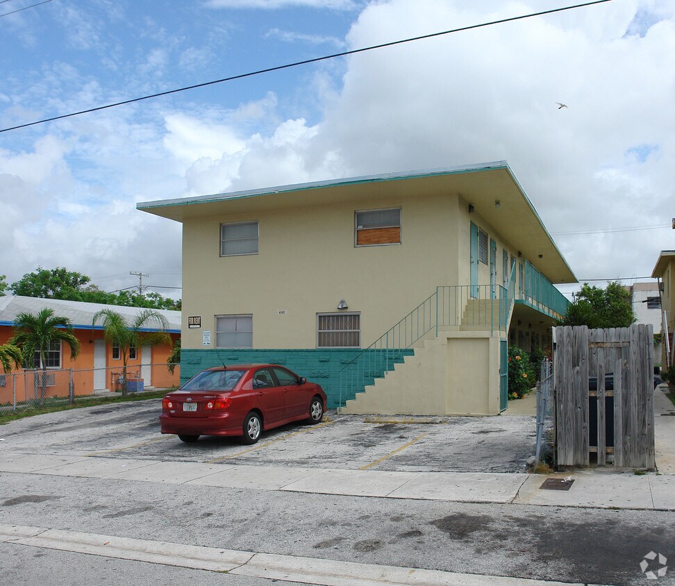 Primary Photo - 441 SW 9th St