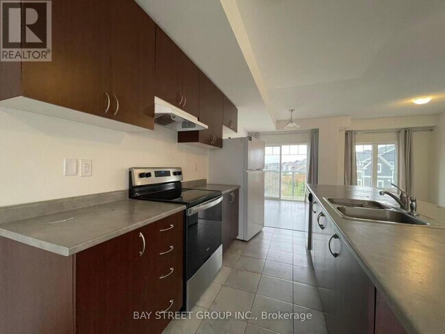 Building Photo - 53 Shelburne Ave