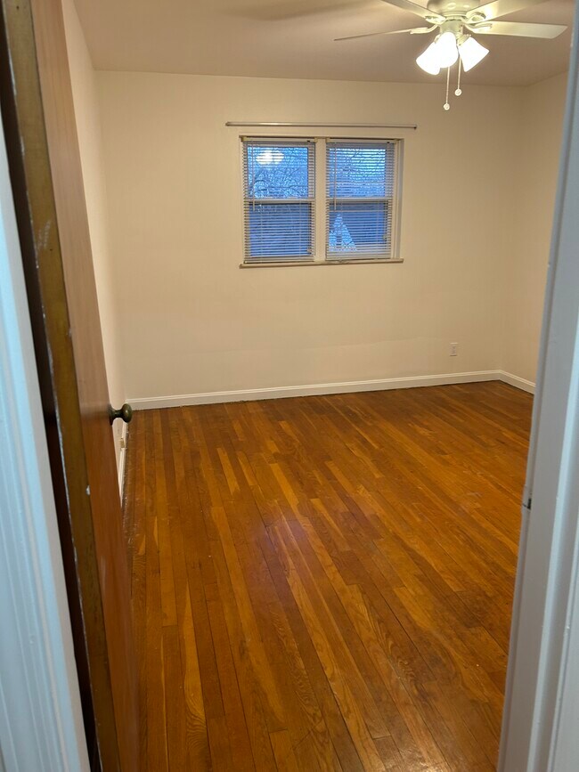 Foto del edificio - 6098 Dryden Ave