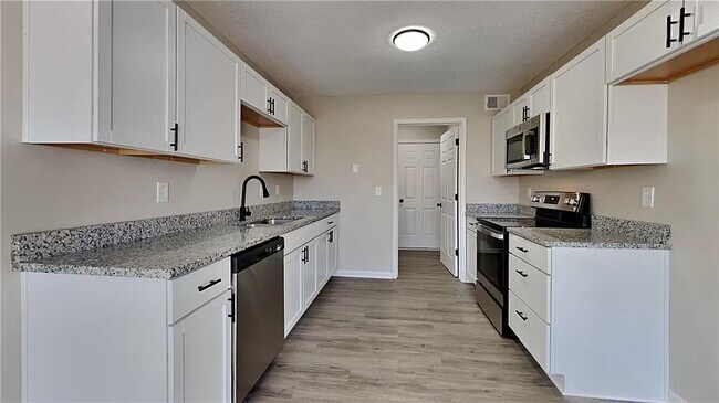 Foto del edificio - 21670 S Main St