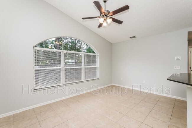 Foto del edificio - 6033 Canopy Oaks Ct