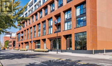 Building Photo - 2720 Dundas St W