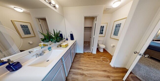 Foto del edificio - 1712 Boggy Crk Rnch Rd