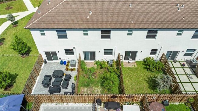 Foto del edificio - 12154 NW 24th Ct