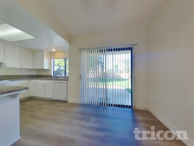 Foto del edificio - 25854 Harriet Ave