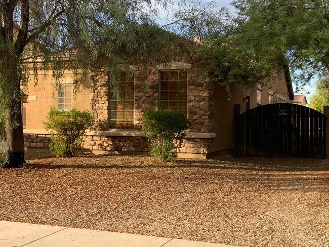 Foto del edificio - 15022 W Montecito Ave