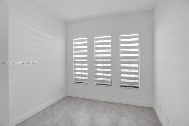 Foto del edificio - 8450 NW 39th Ct