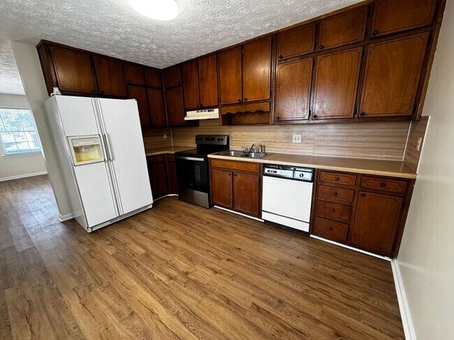 Foto del edificio - !!!WARNING: AVOID SCAMS CONFIRM RENTAL AT ...