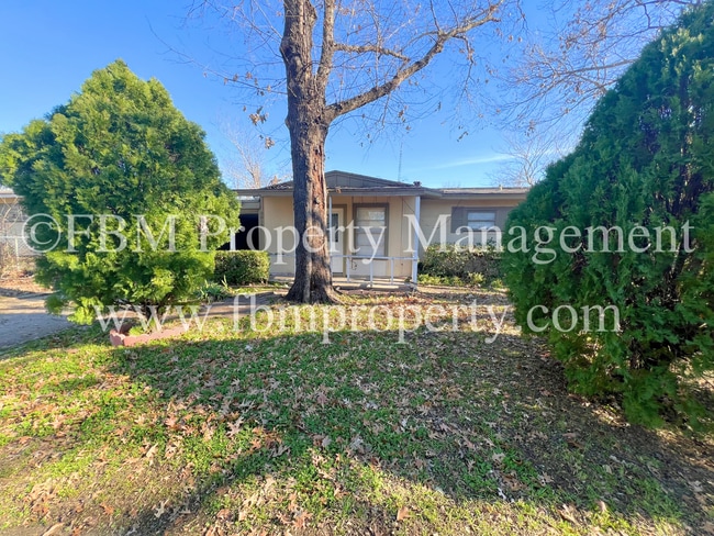Building Photo - 3015 Winfield Dr