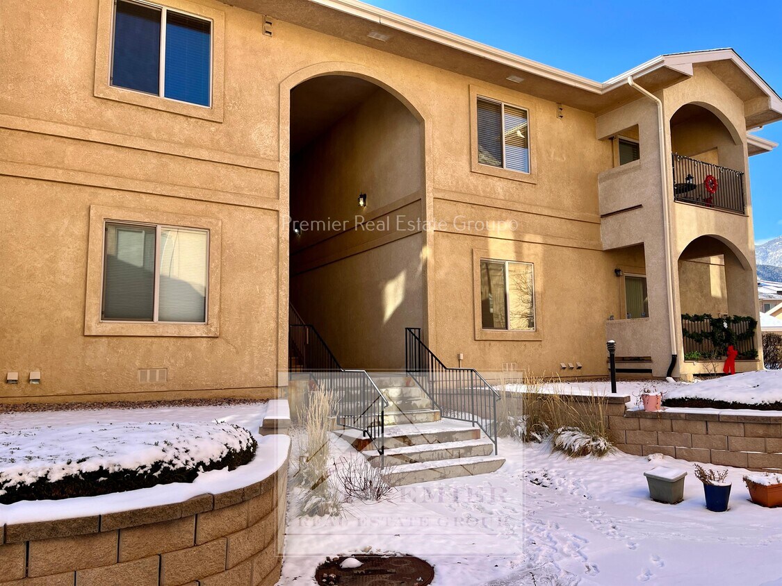 1610 Little Bear Creek Point, Colorado Springs, CO 80904 Townhome