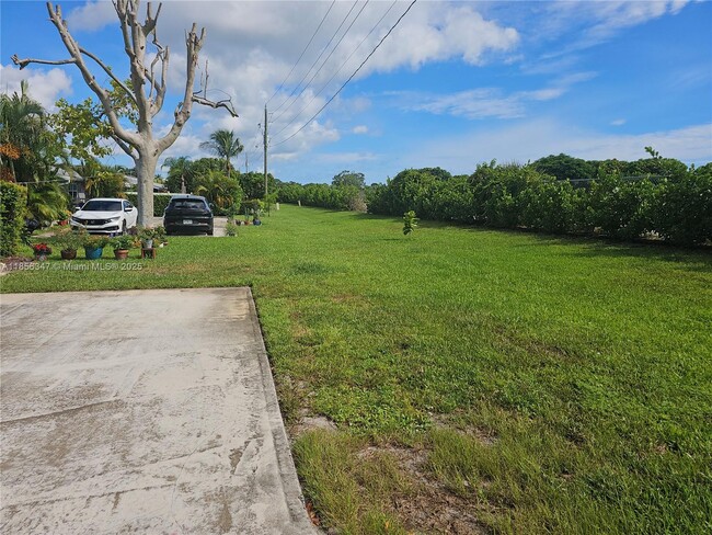 Building Photo - 9079 SE Hobe Ridge Ave
