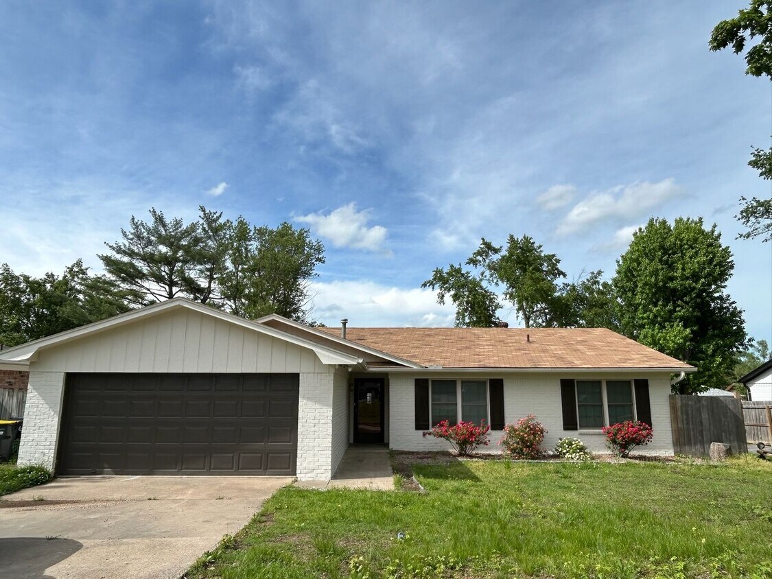 Foto principal - Spacious 3/2 home