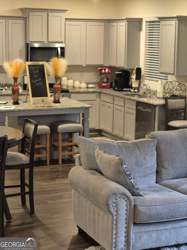 Foto del edificio - 5453 Flat Rock Point