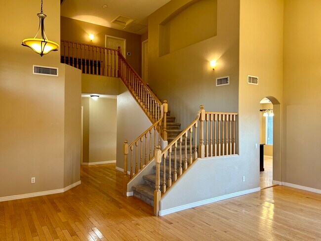 Building Photo - 6875 W Rose Garden Ln