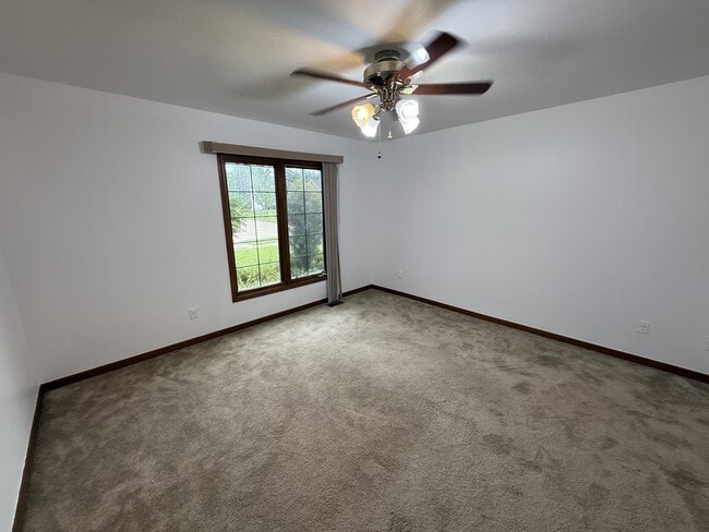 Building Photo - 2915 Chippewa Dr