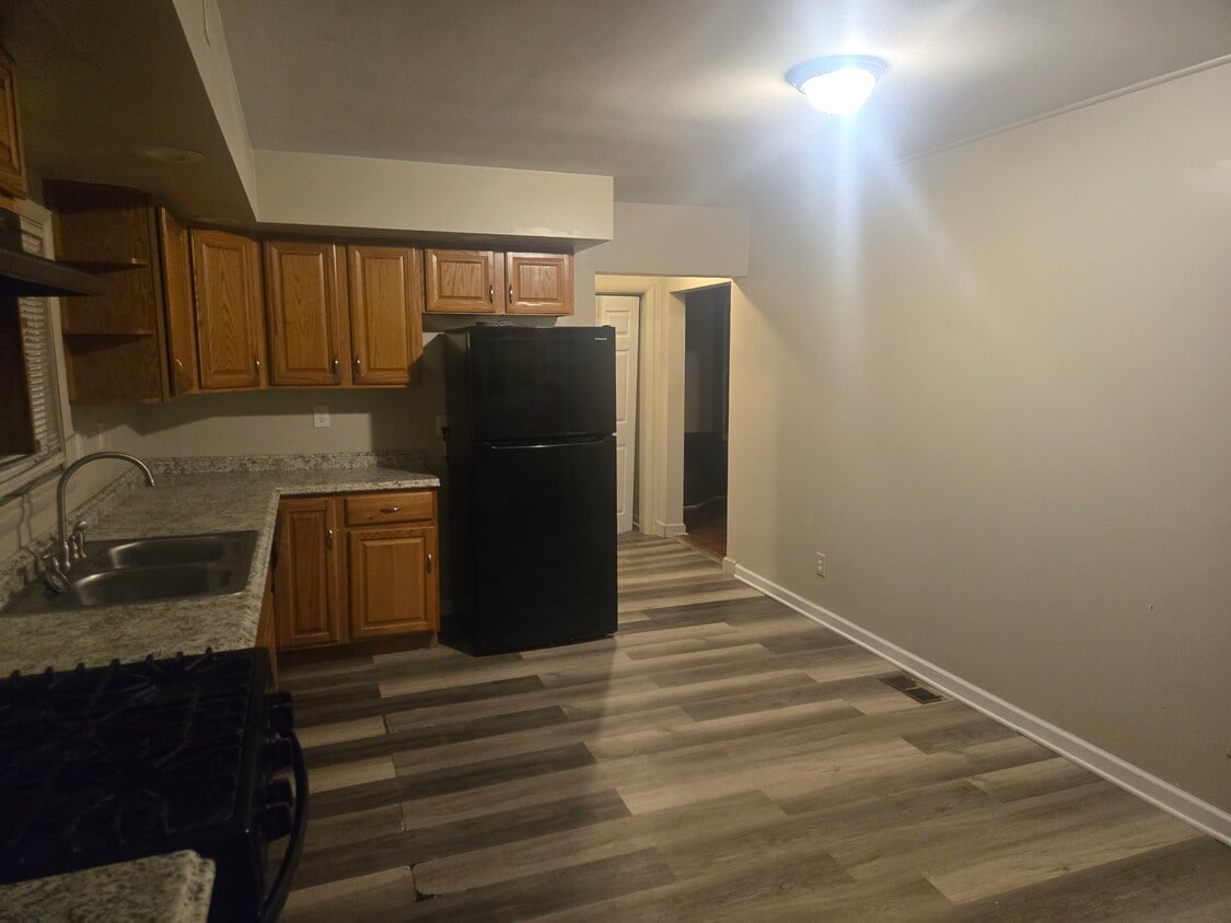 Building Photo - 920 Adams St