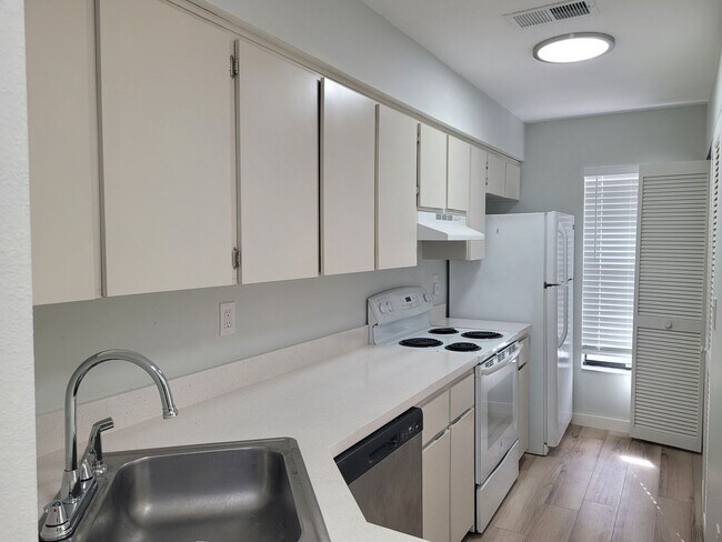 Foto del edificio - A delightful 2/2 Villa located in Spring Hill Florida