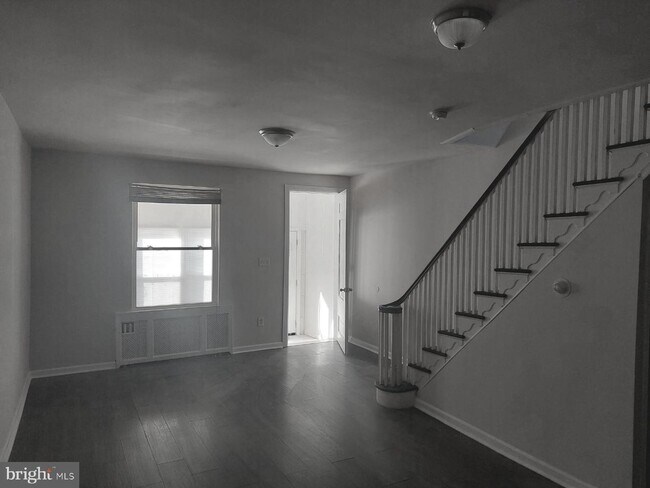 Building Photo - 253 S Cecil St