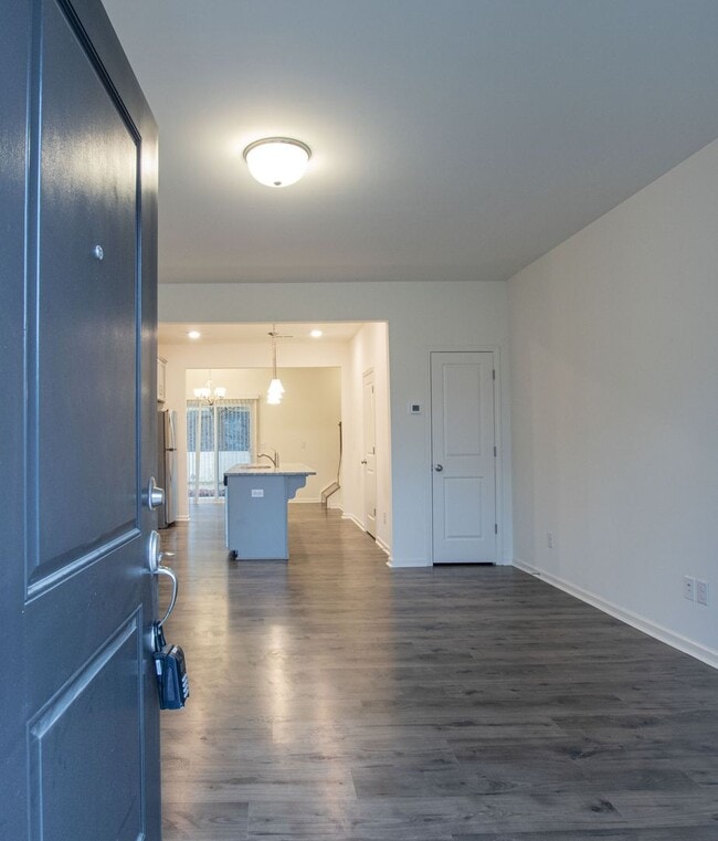 Building Photo - BEAUTIFUL 2 Bedroom Townhome in MIDLAND AVAILABLE APRIL 2026