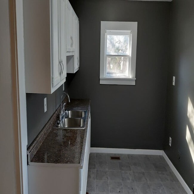 Foto del edificio - 1114 E 77th St