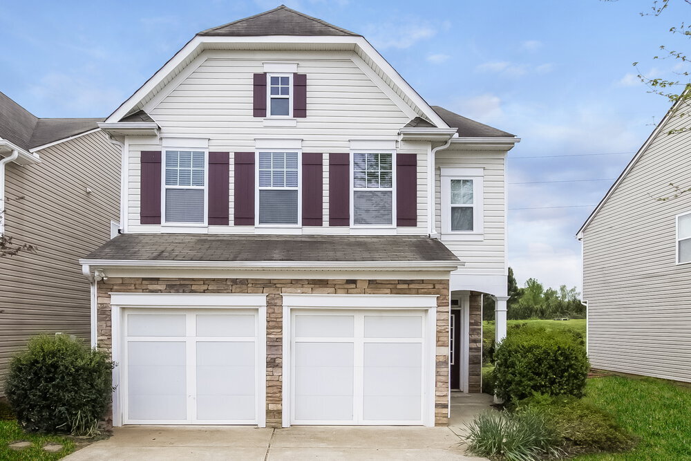 Primary Photo - 900 Gardenia Curve