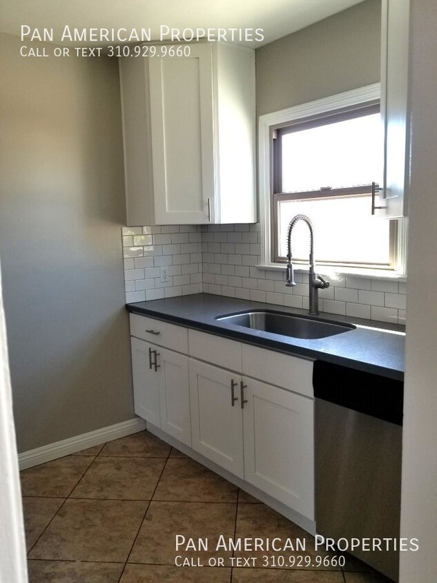 Primary Photo - 210 Granada Ave