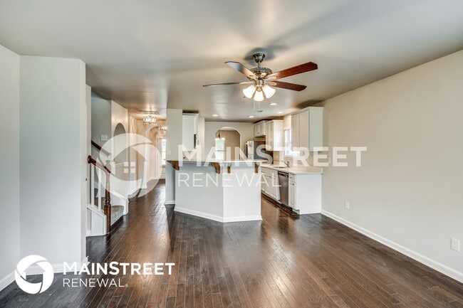 Foto del edificio - 6672 Woodford Ln