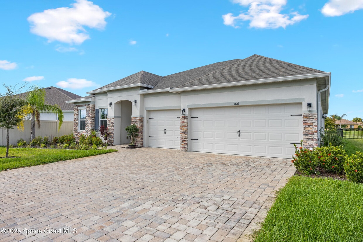 Foto principal - 3520 Rixford Way