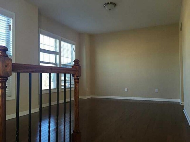 Building Photo - 921 Fawn Way