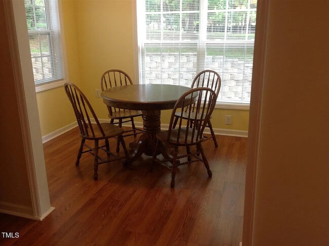 Building Photo - Room in Condo on University Woods Rd