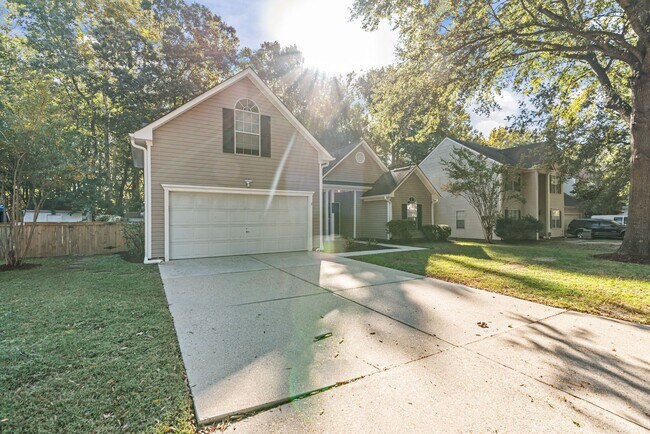 Building Photo - Burbage Grant 4 bedrooms- Ready Now!