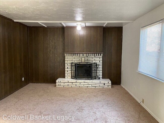 Building Photo - 2 br, 2 bath House - 909 Madeira Dr NE