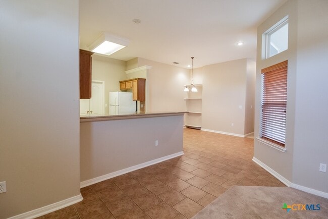 Building Photo - 304 Yosemite Dr