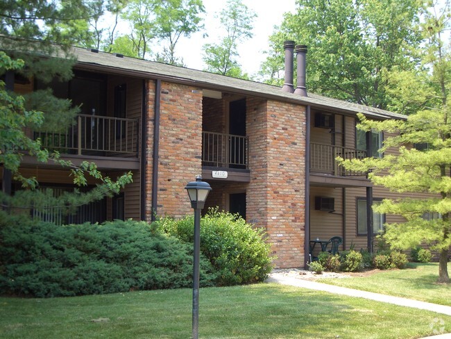 Building Photo - Bells Lake Apartments