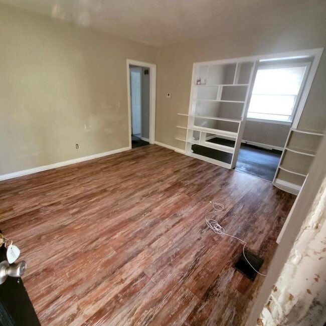 Foto del edificio - 8316 Buttercup St