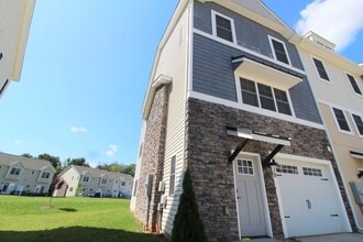 Building Photo - 1428 Appaloosa Ct