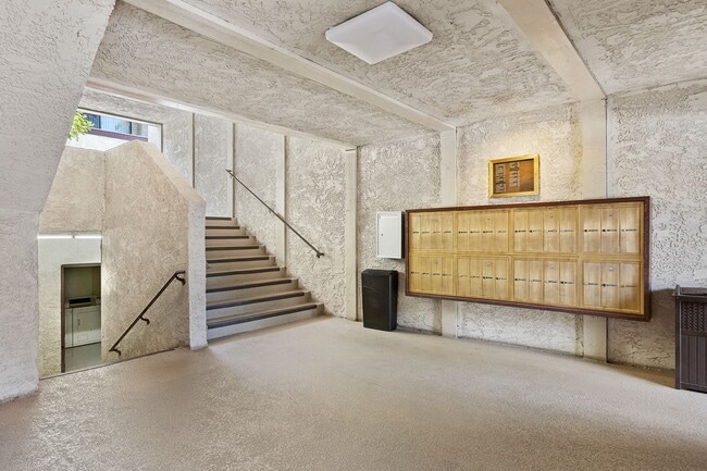 Building Photo - Canyon Glen Apartments