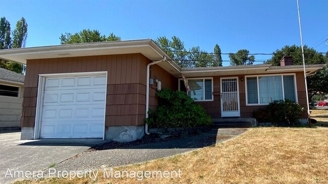Building Photo - 3 br, 1 bath House - 3540 E Portland Avenue