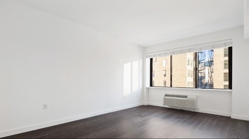 Building Photo - 162 W 24th St