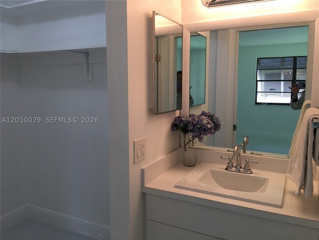 Building Photo - 7995 SW 86th St