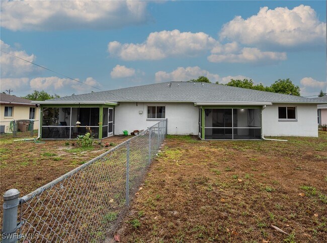 Building Photo - 1228 SE 24th Ave