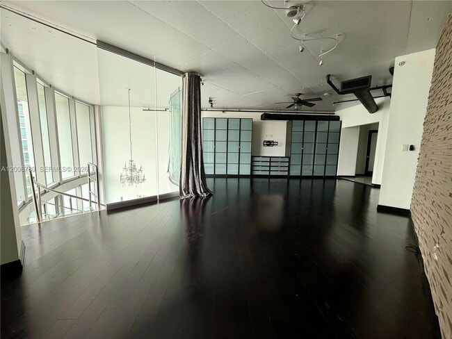 Foto del edificio - 690 SW 1st Ct