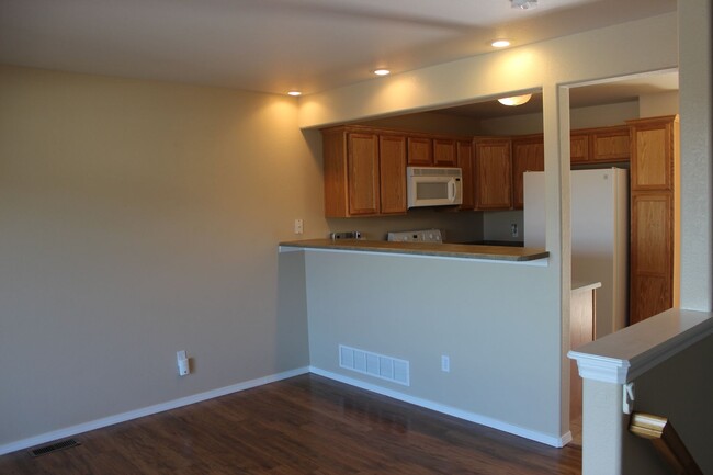 Foto del edificio - Three bedroom townhome by Bear Creek Park