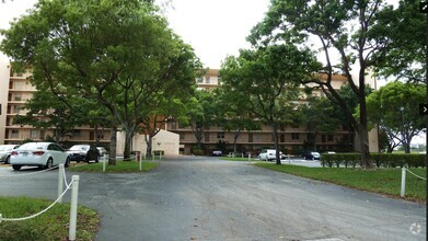 Building Photo - 14623 Bonaire Blvd