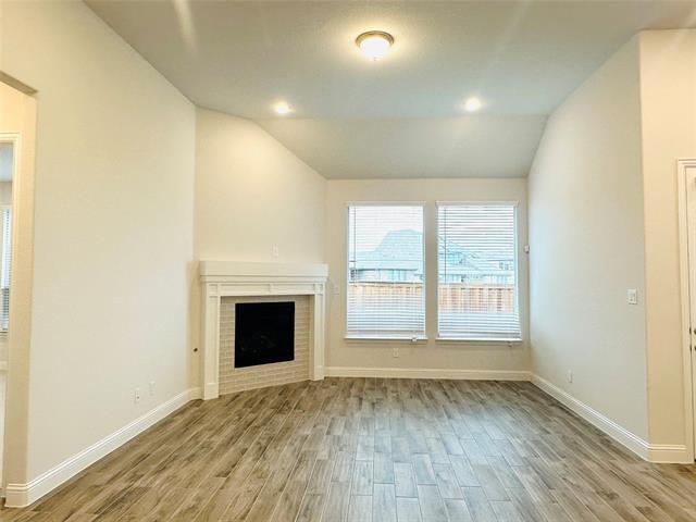 Foto del edificio - 2704 Greenway Dr