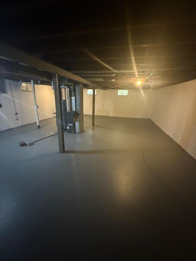 Foto del edificio - 4000 Shirley Dr