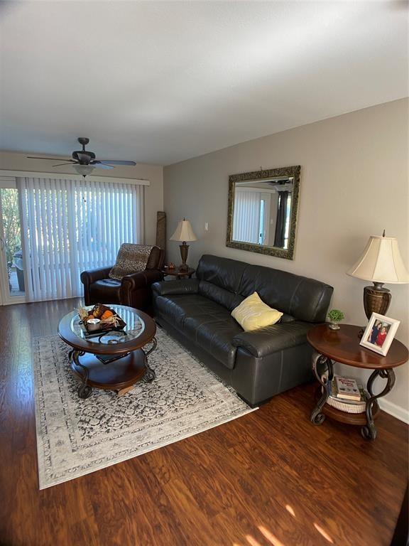 Foto del edificio - 12343 Glenview Dr