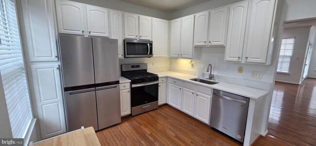 Building Photo - 20544 Blue Heron Terrace